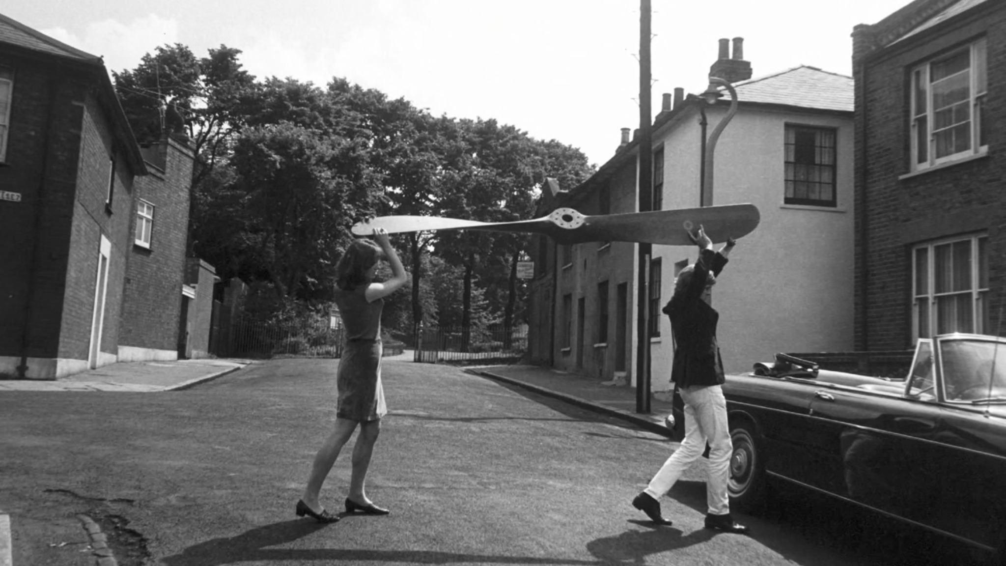 Susan Brodrick, David Hemmings, production still, 1966